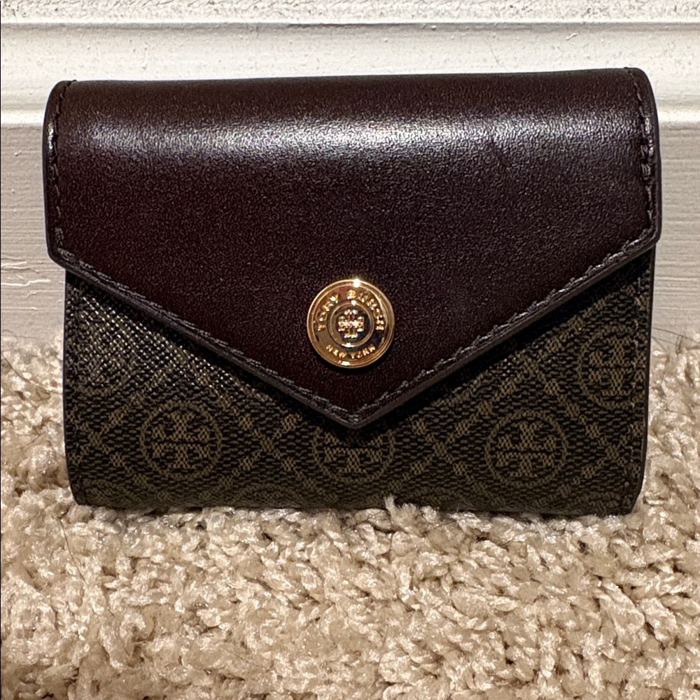 Tory Burch Monogram Envelope Wallet
